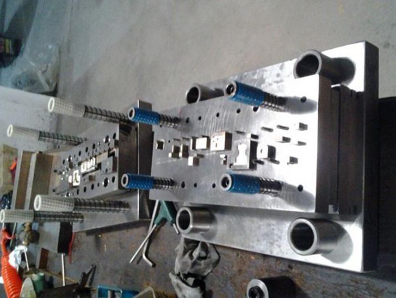 甘洛模具制造-12