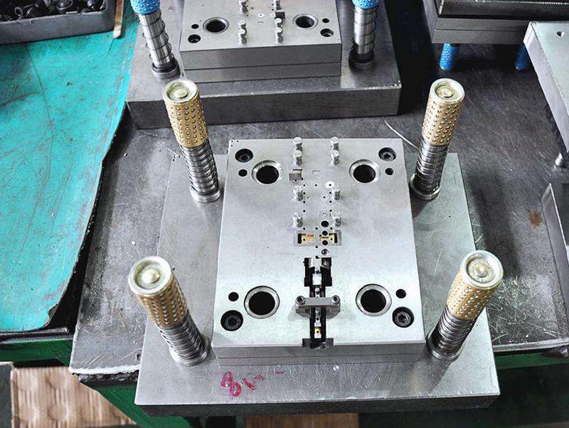 甘洛模具制造-01