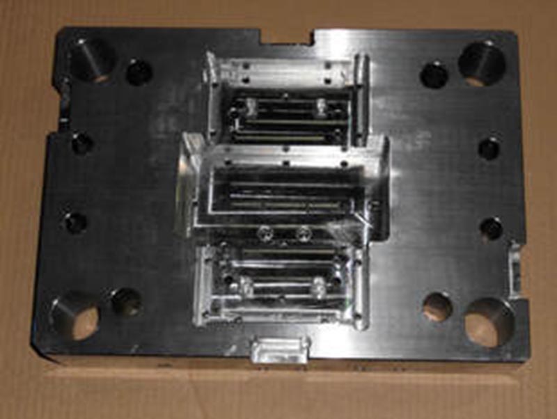 甘洛精密塑料模-06